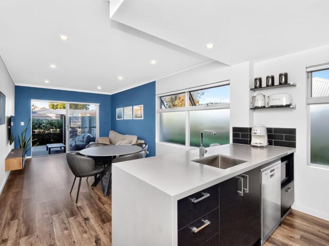 Enjoy low maintenance living Unfurnished !