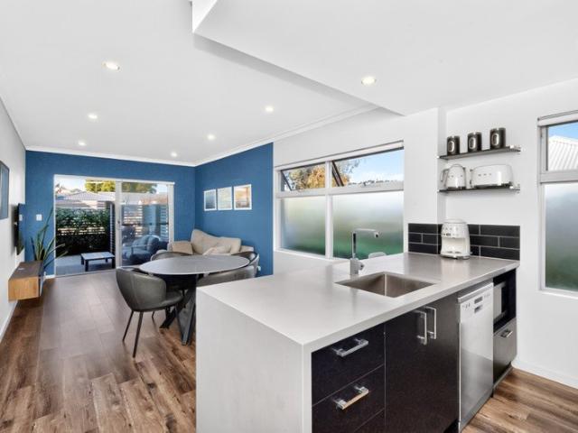 Enjoy low maintenance living Unfurnished !