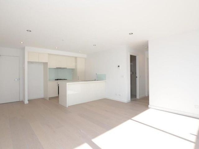 ENJOY MODERN APARTMENT LIVING IN CENTRAL KEW LOCATION