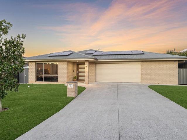 Enjoy modern living in a prized family friendly neighbourhood