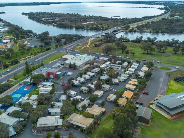 Park Home Enjoy relaxed over 55 park home living on the banks of the Bunbury Estuary
