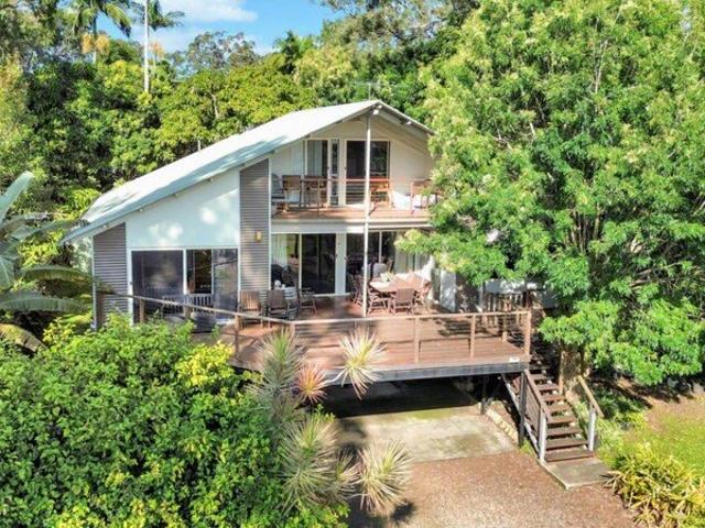 Enjoy Space, Comfort and a Relaxed Island Lifestyle