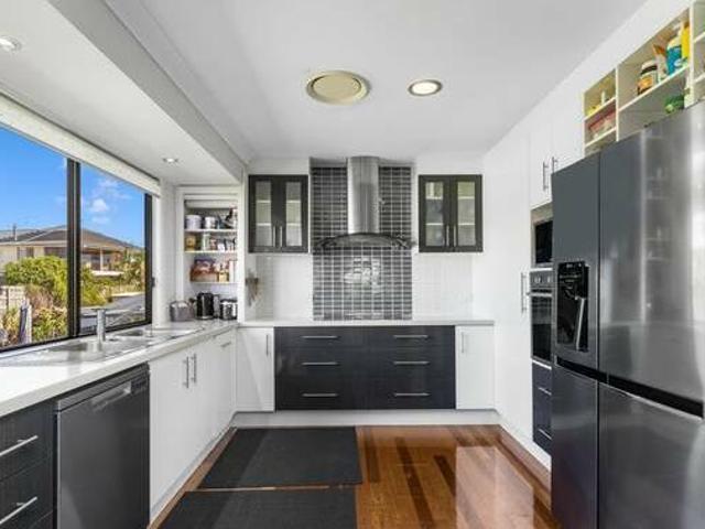ENJOYABLE OUTDOOR LIVING IN PEACEFUL SURROUNDS
