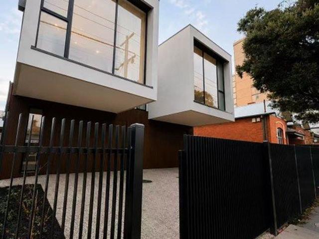 Brand New Fully Comtenporary house in Windsor Prime Location Living Near Albert Park, Chapel Street & the Beach