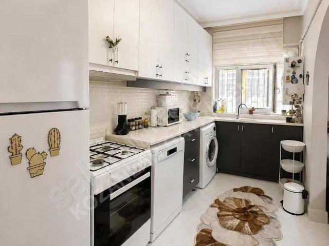 Şenlik Mahallesinde Acill Kiralık 2.5+1 Daire Metro Yakını.