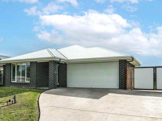 Enquire now for Headland way family home