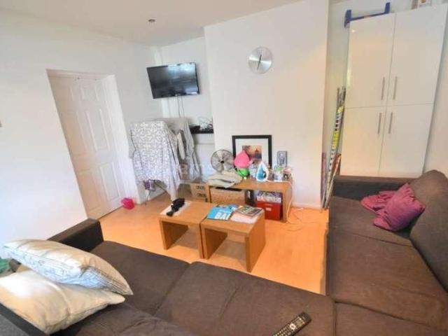Ensuite Double Room Montague Street, Reading, RG4