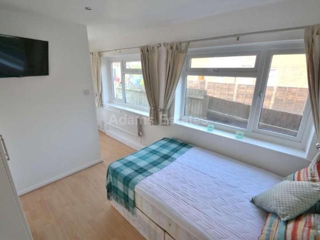 Ensuite Double Room Montague. 1 bed in a house share to rent £725 pcm £167 pw