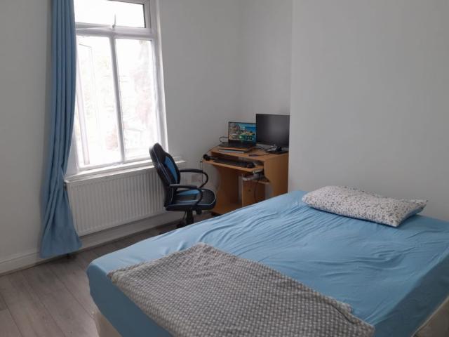 Ensuite establish Room on Eversleigh Road, E6 – £960/Month