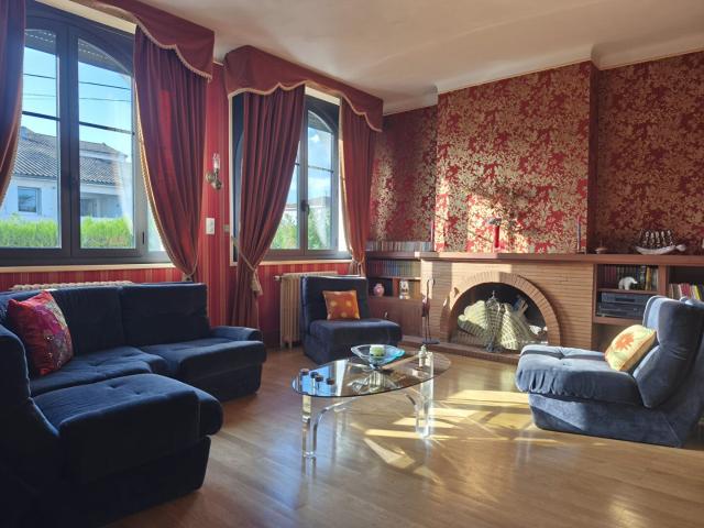Ens. Immobilier, 7 pièces, 172 m2 Cognac 172m² Cognac