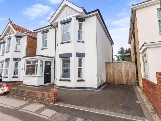 Ensbury Park Road, Bournemouth BH9 5 bed property to rent £2,650 pcm £612 pw