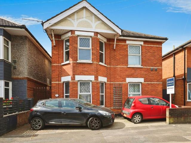 Ensbury Park Road, Bournemouth BH9 6 bed property to rent £3,400 pcm £785 pw