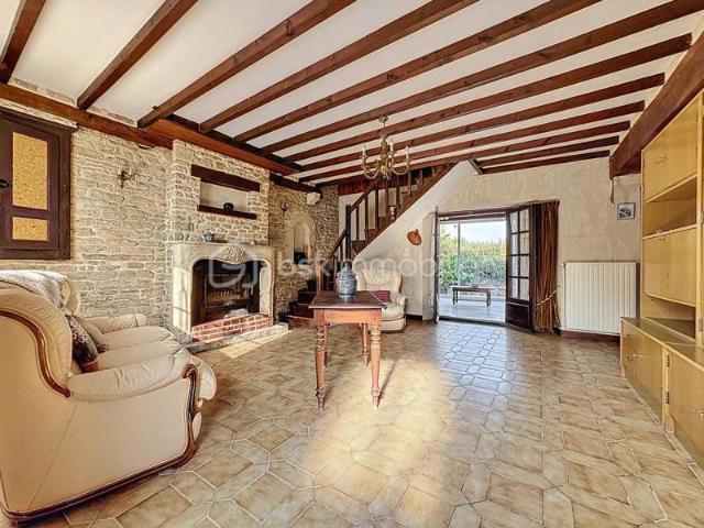Ensemble 295m² habitables + 3 garages + piscine 60m² + salle de réception 95m² + espace sauna et hammam
