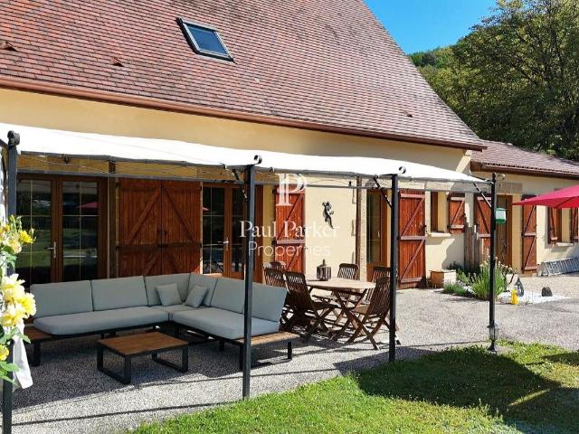Ensemble contemporain avec maison principale, gîte indépenda. 250m² Castelnaud la Chapelle