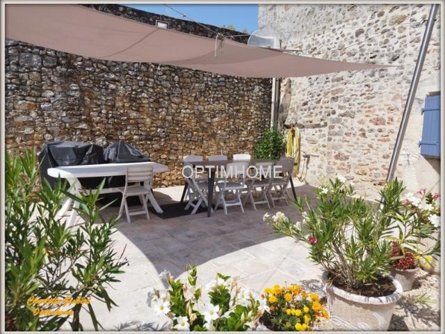 ensemble de 2 maisons en pierre + grand terrain