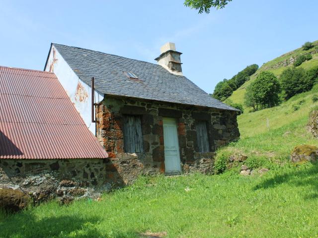Ensemble de 2 maisons et une grange