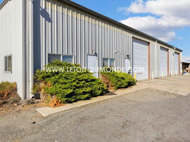Ensemble de 2 locaux récents de 420 m² sur un terrain de 700. 420m² Coulounieix Chamiers
