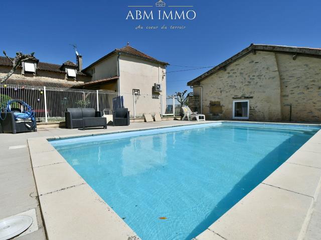 Ensemble de Biens au calme de la Campagne 400m² Saint Méard de Gurçon