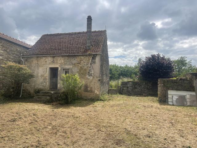 ENSEMBLE DE BIENS PROCHE MONTBARD