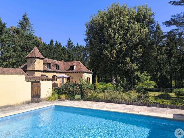 Ensemble de caractère avec gîte 150m² Sarlat la Canéda