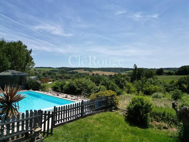 Ensemble de caractère avec gîtes, piscine et potentiel d’exp. 250m² Duras