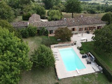 Ensemble de caractère rénové et terrain arboré 295m² Molières