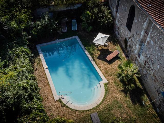 Ensemble de charme au coeur de Clairac, 1h de Bordeaux, 3h. 400m² Clairac