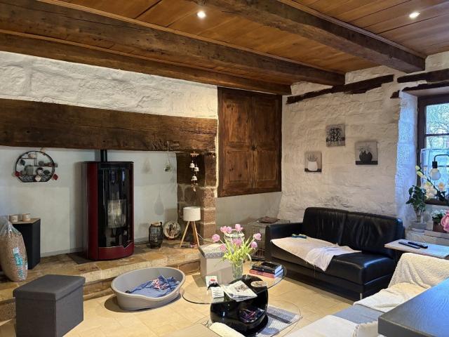 Ensemble de charme avec gîte, piscine et près d'un hectare d. 182m² Segonzac