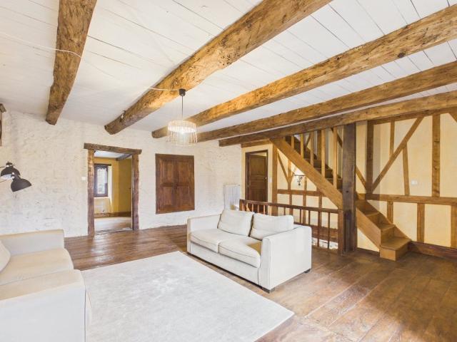 Ensemble de charme avec gîte. 259m² Lunac