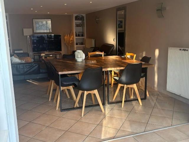Ensemble de deux maisons 180 m2 et 40 m2 terrain 950 m2, piscine