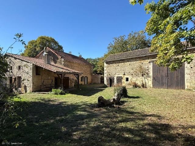 Ensemble de Deux Maisons Indépendantes Et Grange Sur 5017m² 225m² Les alleuds