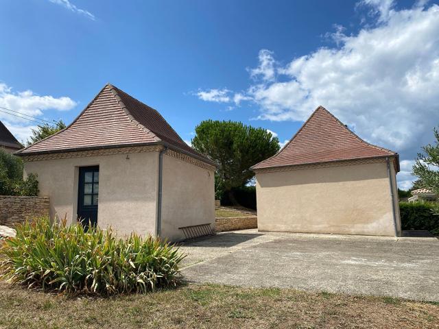 Ensemble De Deux Maisons sur 4275m² 41m² Bassillac et Auberoche