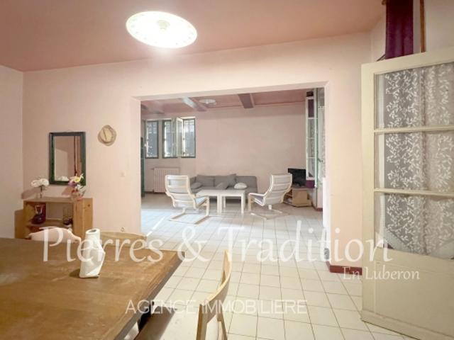 Ensemble de deux habitations avec jardin à proximité immédiate du centre ville d'Apt