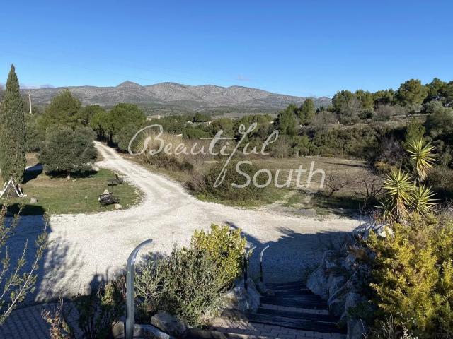 Ensemble De Gites, 3.68ha Pyrenees Orientales 647m² Perpignan