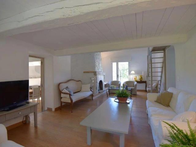 Ensemble de maisons en pierre de 500 m² terrain de 2,3 hecta. 500m² Fayence