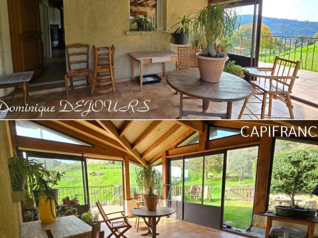 Tènement immobilier: 2 habitations et un ancien hangar agricole 6200m² autour de la maison + bois de chênes 9700m² source et un bassin