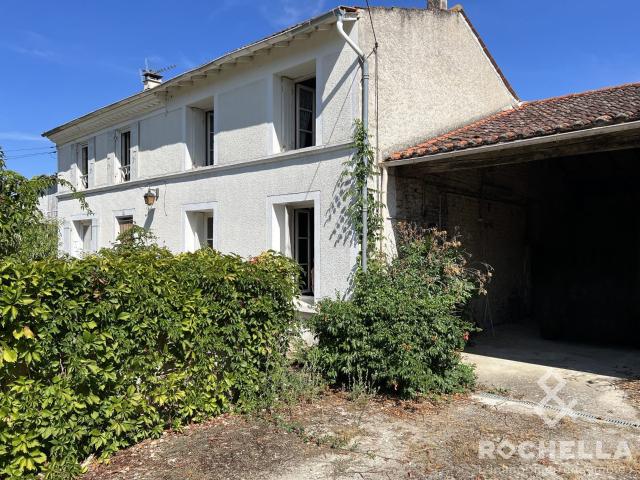 Ensemble Deux Maison Avec Des Dependances 250m² Saint Loup