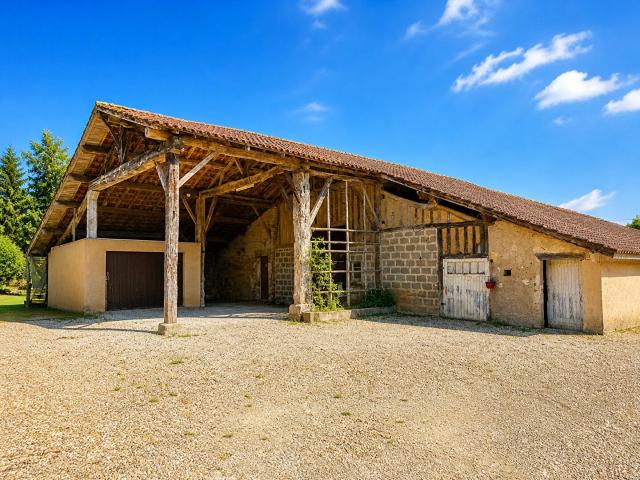 Ensemble en pierre avec tres bon rapport locatif 260m² Sainte Livrade sur Lot