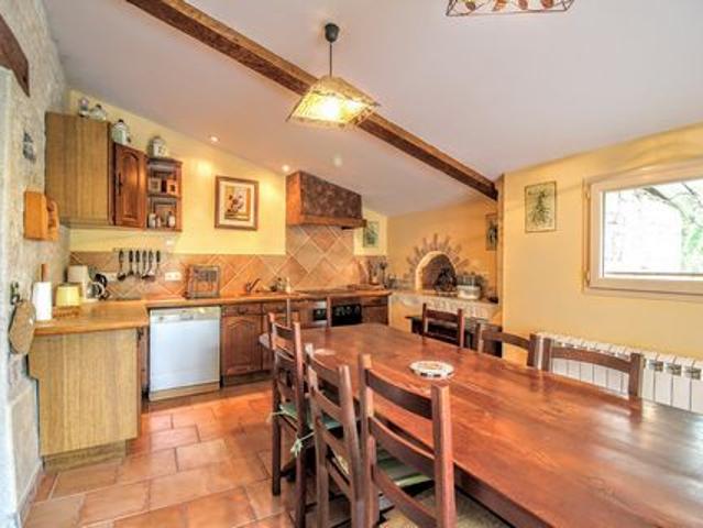 Ensemble en pierre avec gîte  Charme, potentiel et douceur de vie dans un village du Quercy Blanc