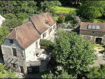 Ensemble immobilier, maison, gîte, annexe, jardin