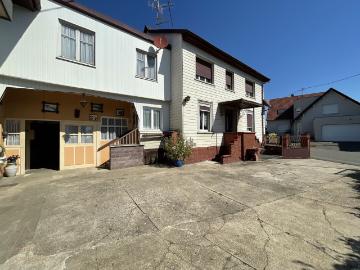 Ensemble immobilier: Maison individuelle de 118,5m2 et appartement de 62,4m2 avec jardin privatif et annexes