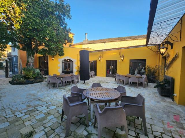 Ensemble immobilier atypique sur un emplacement n°1! 450m² Prayssac