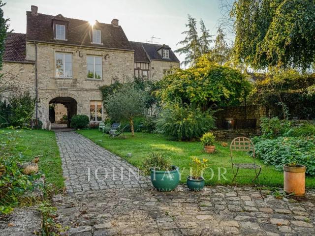 Ensemble immobilier au coeur de Senlis 407m² Senlis
