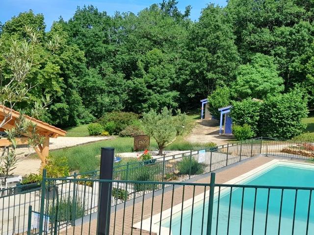 Ensemble immobilier aux portes de la Dordogne 500m² Cuzorn