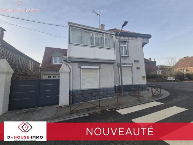 Ensemble immobilier avec 2 cabinets et une habitation