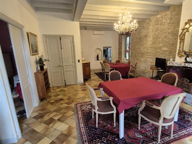 Ensemble immobilier avec 2 maisons piscine et garages 442m² Carcassonne