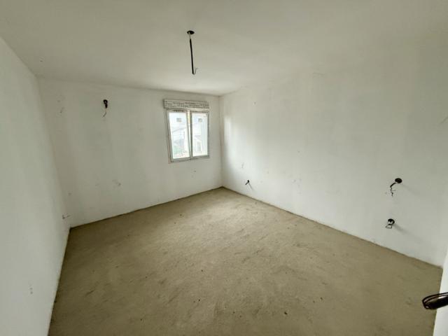 Ensemble immobilier avec grand espace de stockage
