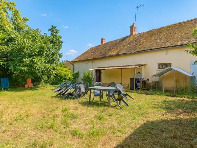 Ensemble immobilier avec deux maisons indépendantes sur 964