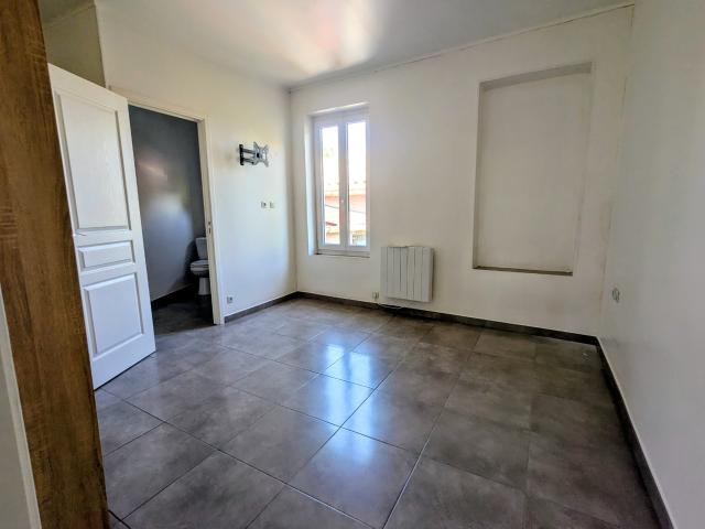 Ensemble immobilier avec extérieur
