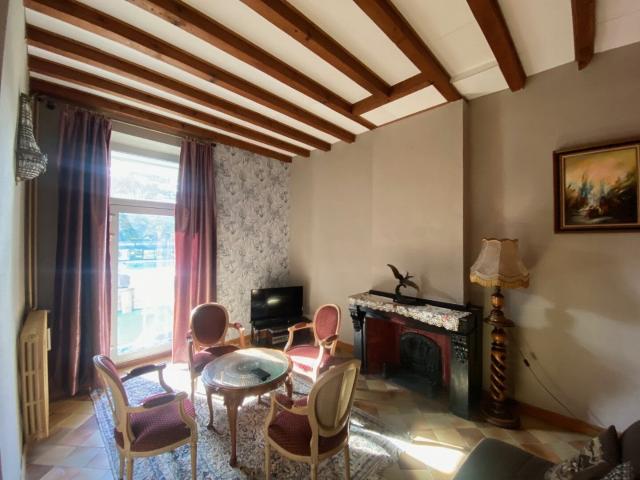 Ensemble immobilier avec jardin, piscine et vue sur la cité. 445m² Carcassonne